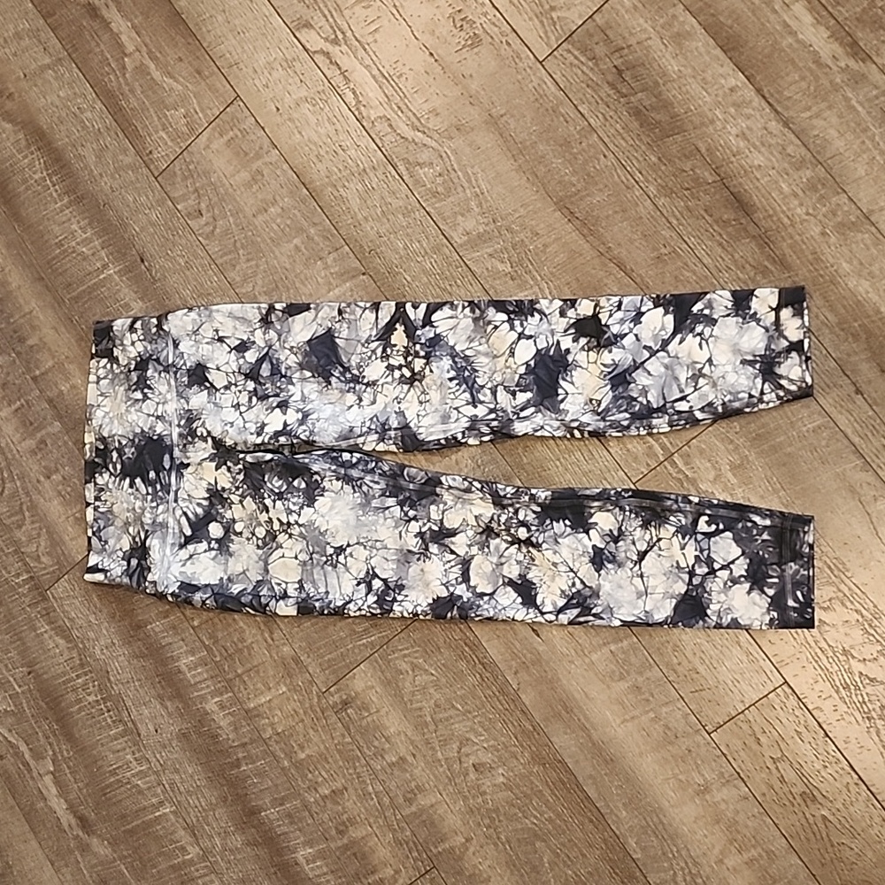 EUC lululemon Wunder Under Hi-Rise 7/8 Tight*dual shibori full-on luxtreme size6